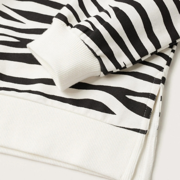 Mango Girls Black & White Zebra Print Sweatshirt, Size 5/6 ~ NWT - Picture 3 of 9